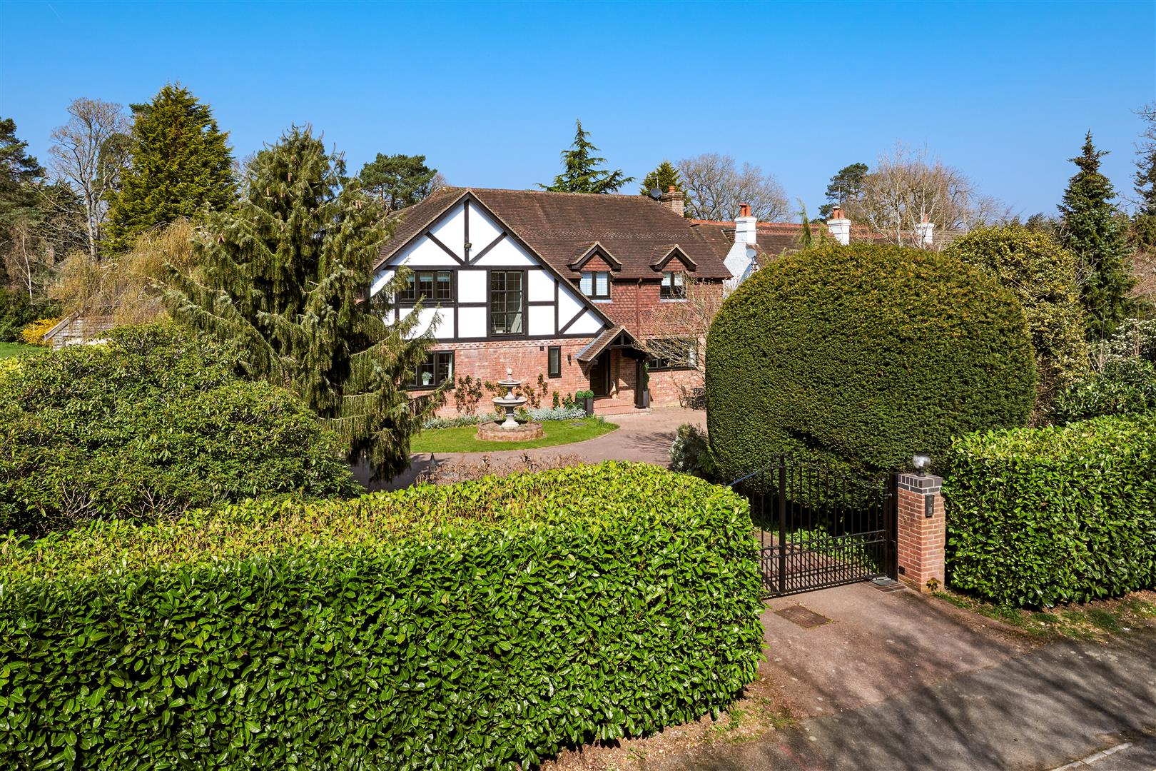 Trueman & Grundy Estate Agents Farnham, selling property in Farnham